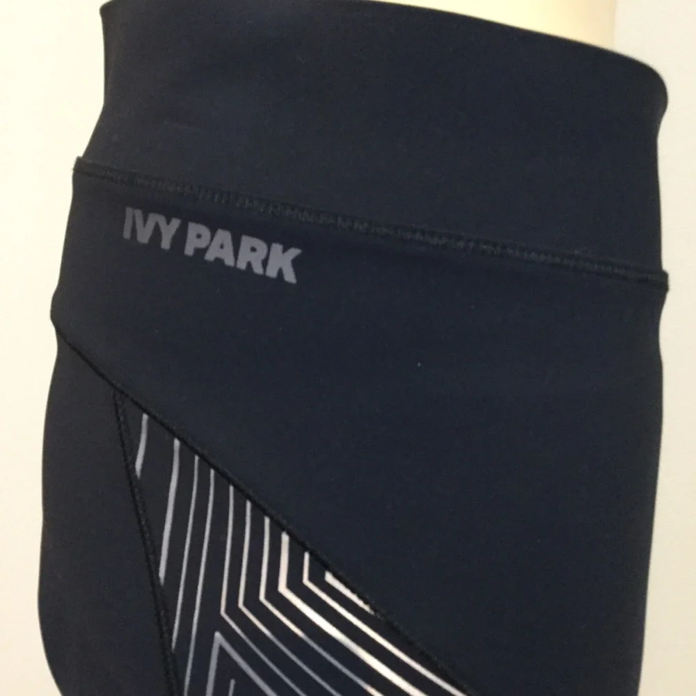 Ivy Park Reflective Leggings - Picture 4 of 6